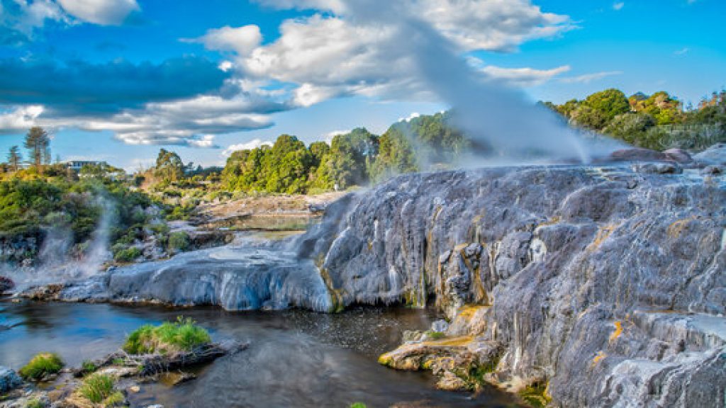 360_F_377132674_A9oxBhvA0Ybo0pEzSnUI1CgEsg8N3V13