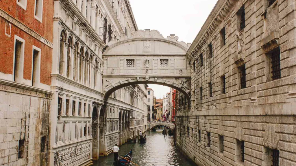 famous bridge of sighs